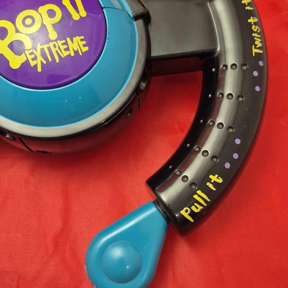 Bop It Extreme 1998 Hasbro Electronic Handheld Game Tested Works VTG Toy Retro! - Picture 4 of 8